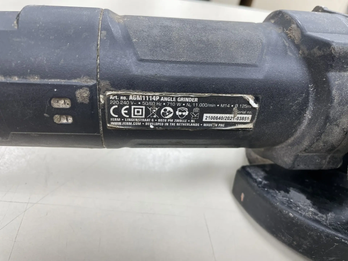 Угловая шлифмашина Ferm AGM1114P 710W-125MM