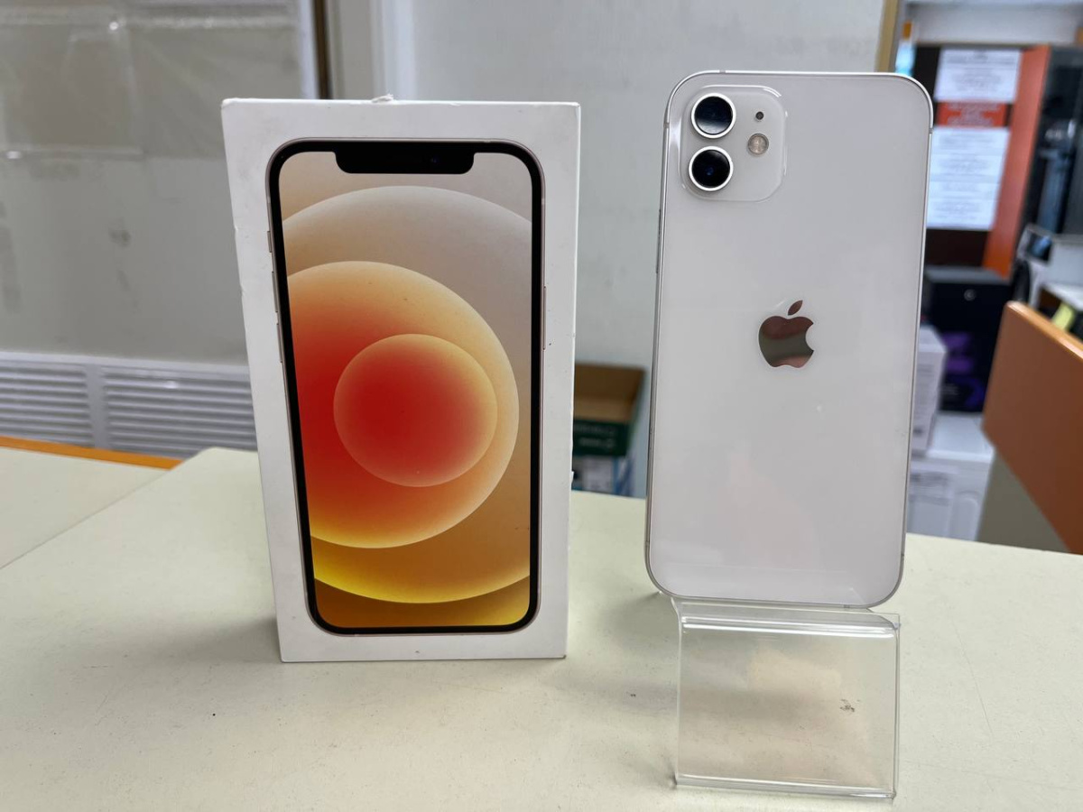Смартфон Apple iPhone 12 64Gb