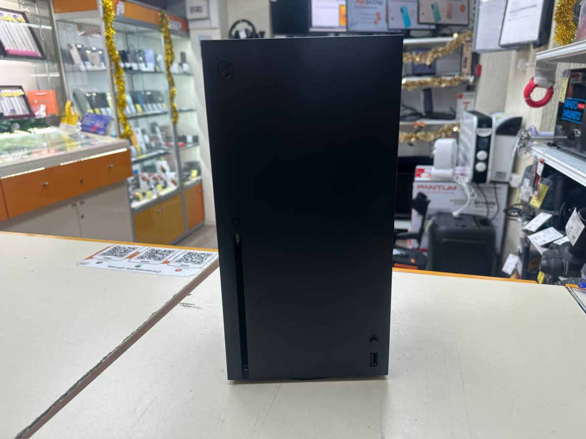 Игровая приставка Xbox Series X 1Tb
