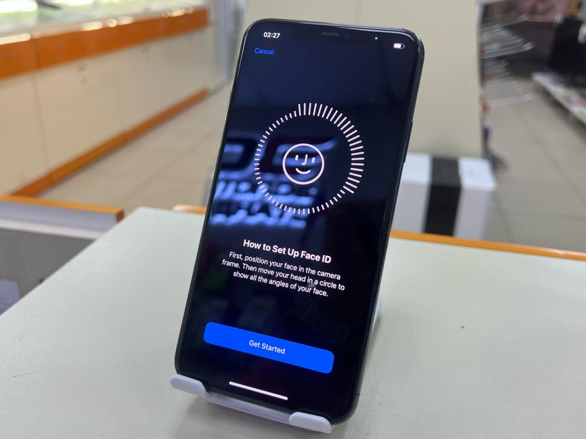 Смартфон Apple iPhone 11 Pro Max 64Gb