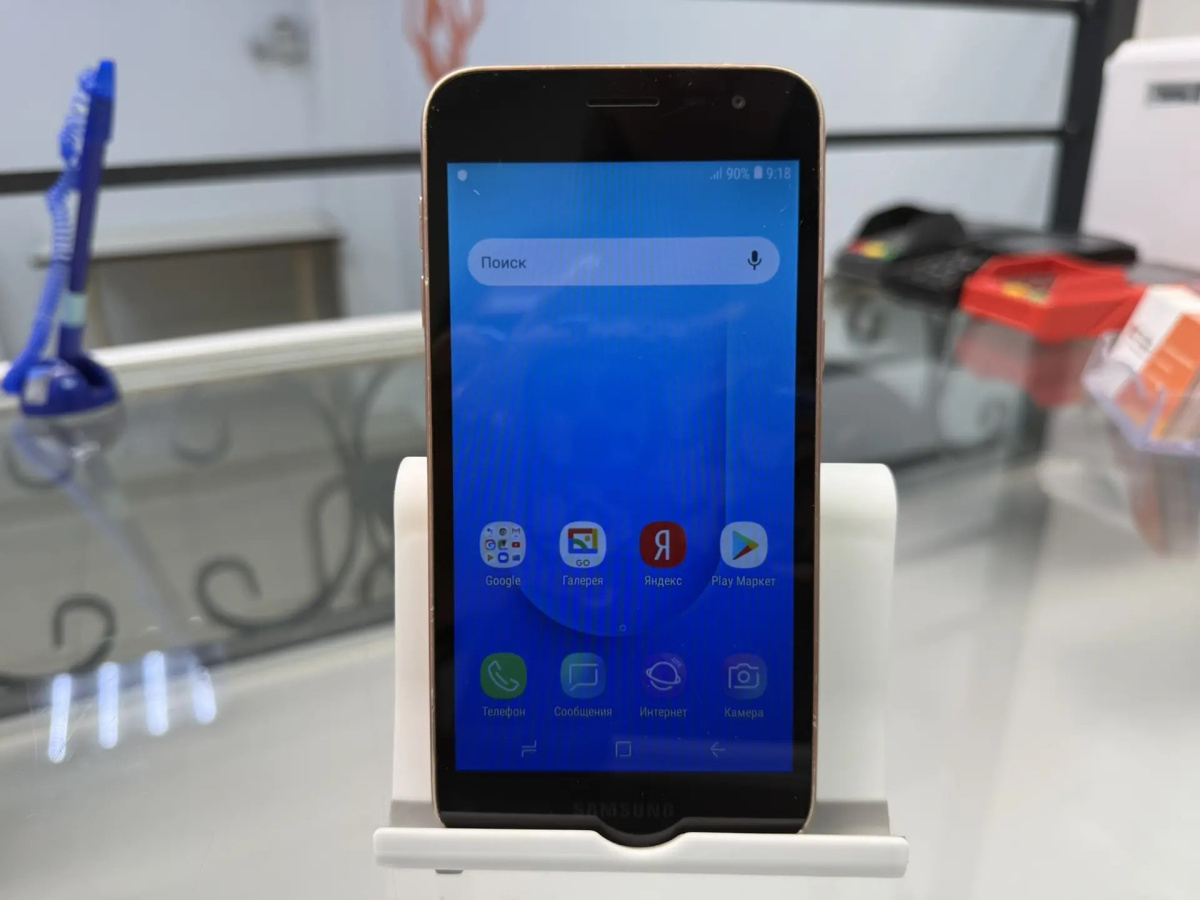Смартфон Samsung Galaxy J2 Core 1/8