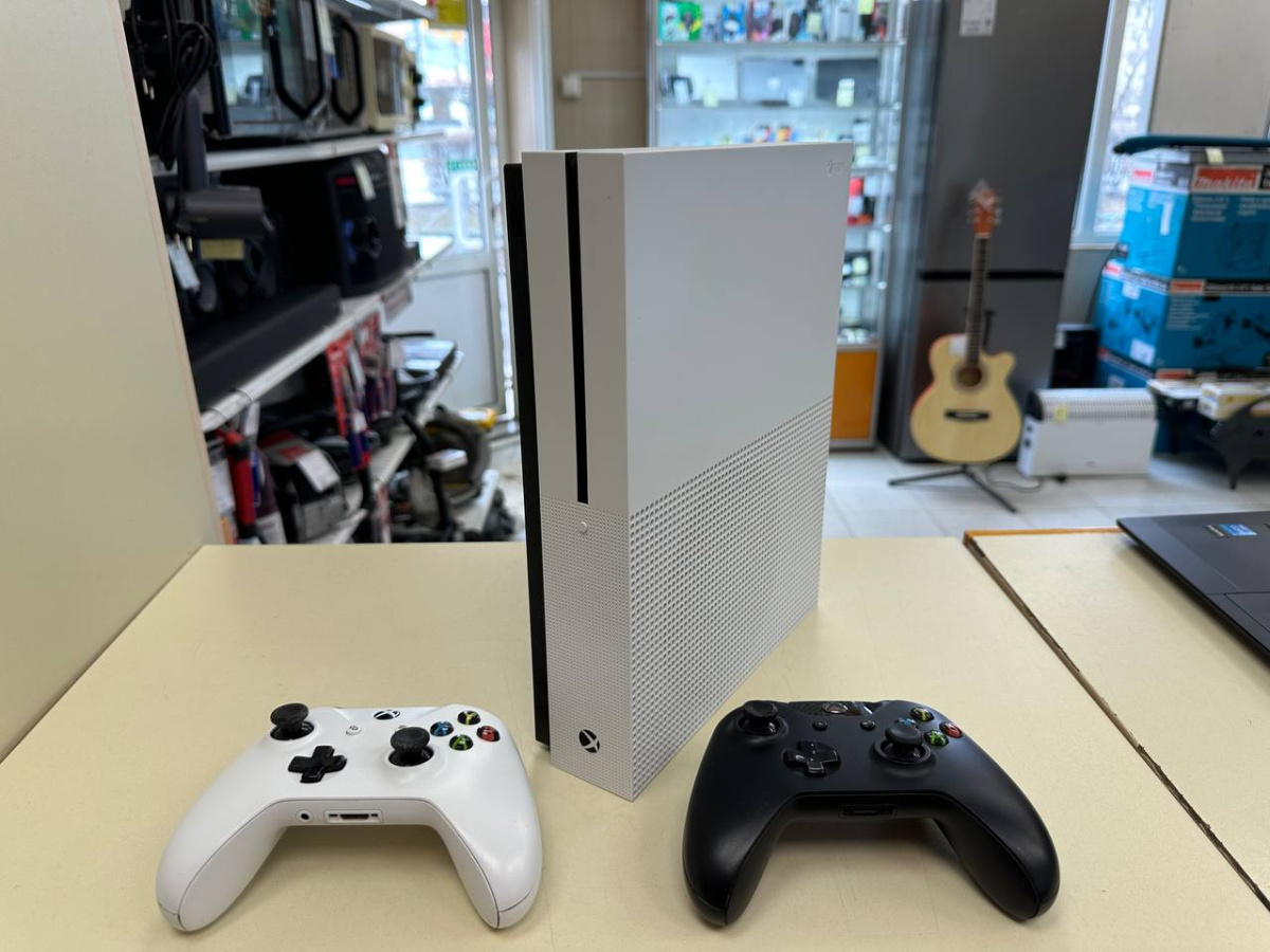 Игровая приставка Xbox One S 1TB