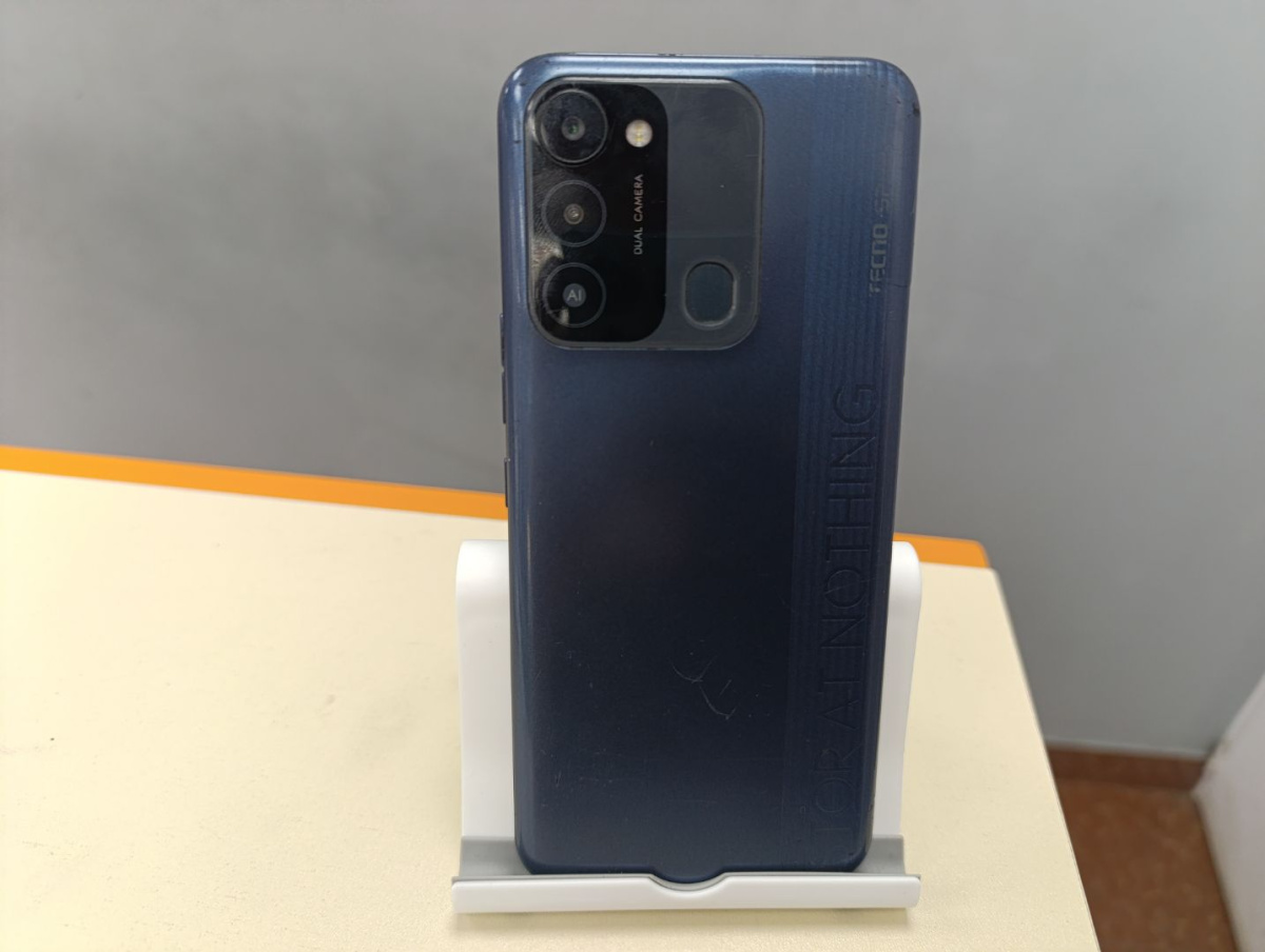 Смартфон Tecno Spark 8C 4/64