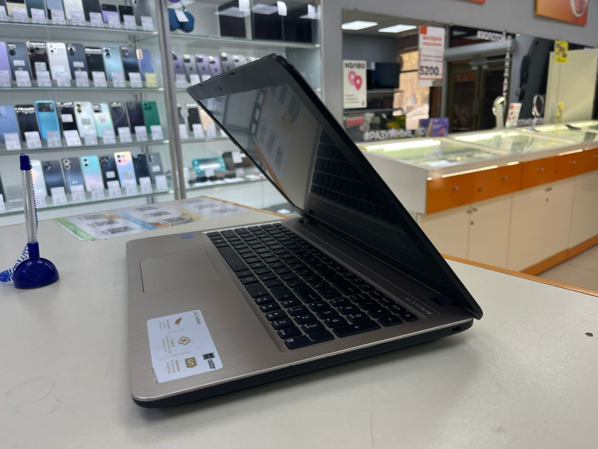 Ноутбук ASUS; Pentium N5000, Intel UHD Graphics 605, 4 Гб, 120 Гб, Нет