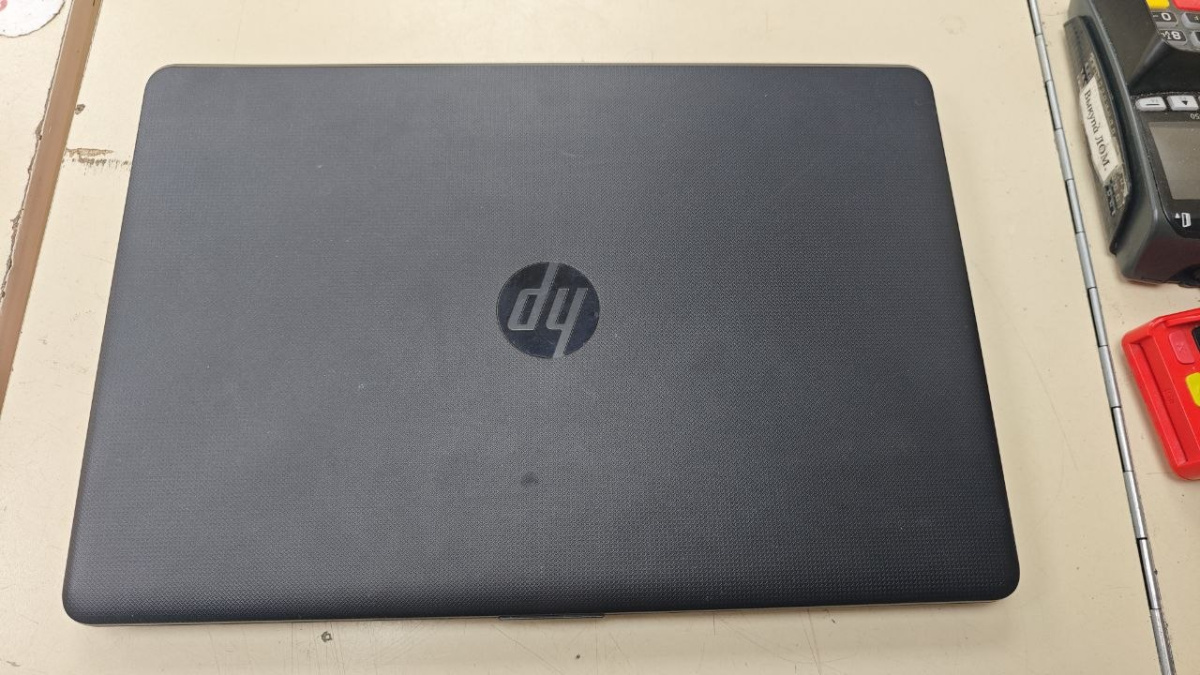 Ноутбук HP 15-rb040ur; AMD, E2, E2-9000e, AMD, Radeon R2 series, 4 Гб, Нет, 500 Гб