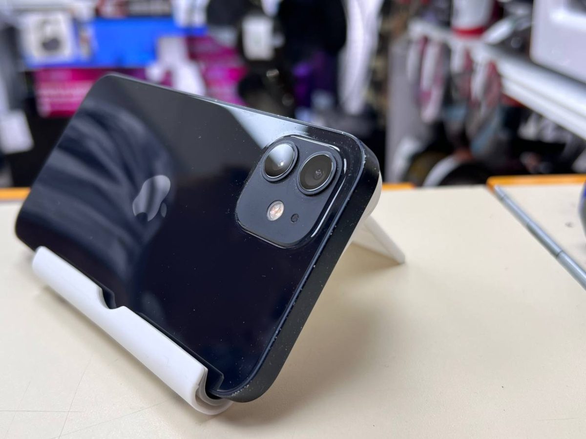 Смартфон Apple iPhone 12 64Gb