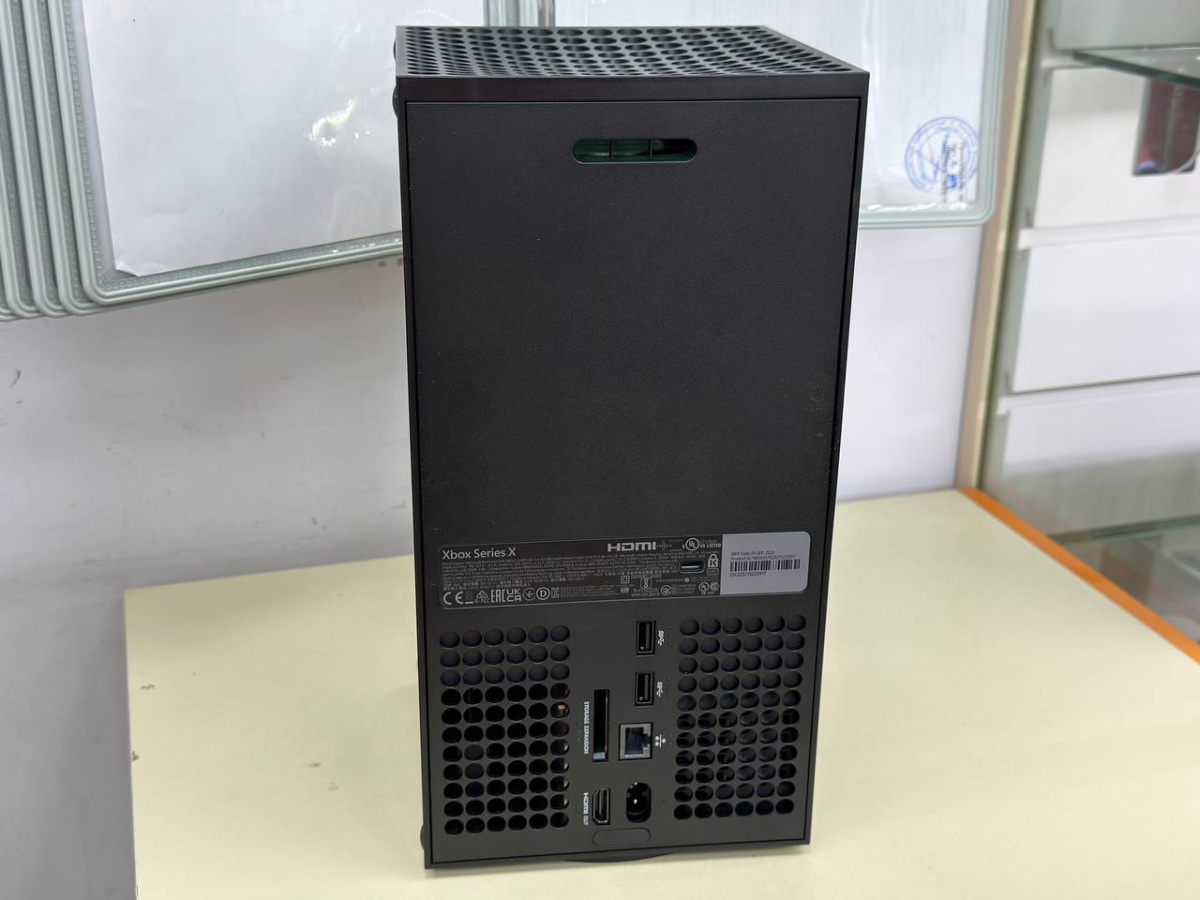 Игровая приставка Xbox Series X 1Tb