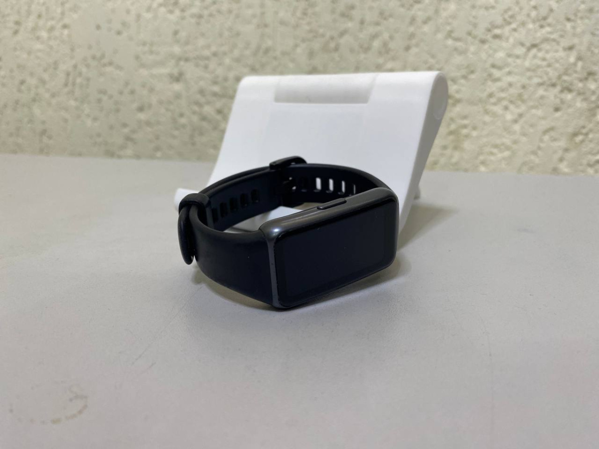 Смарт-часы Huawei Band 6