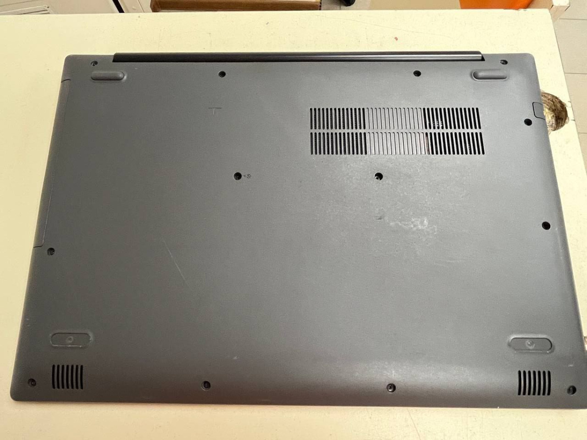 Ноутбук Lenovo; Core i3-6006U, Intel HD Graphics 520, 8 Гб, Нет, 500 Гб