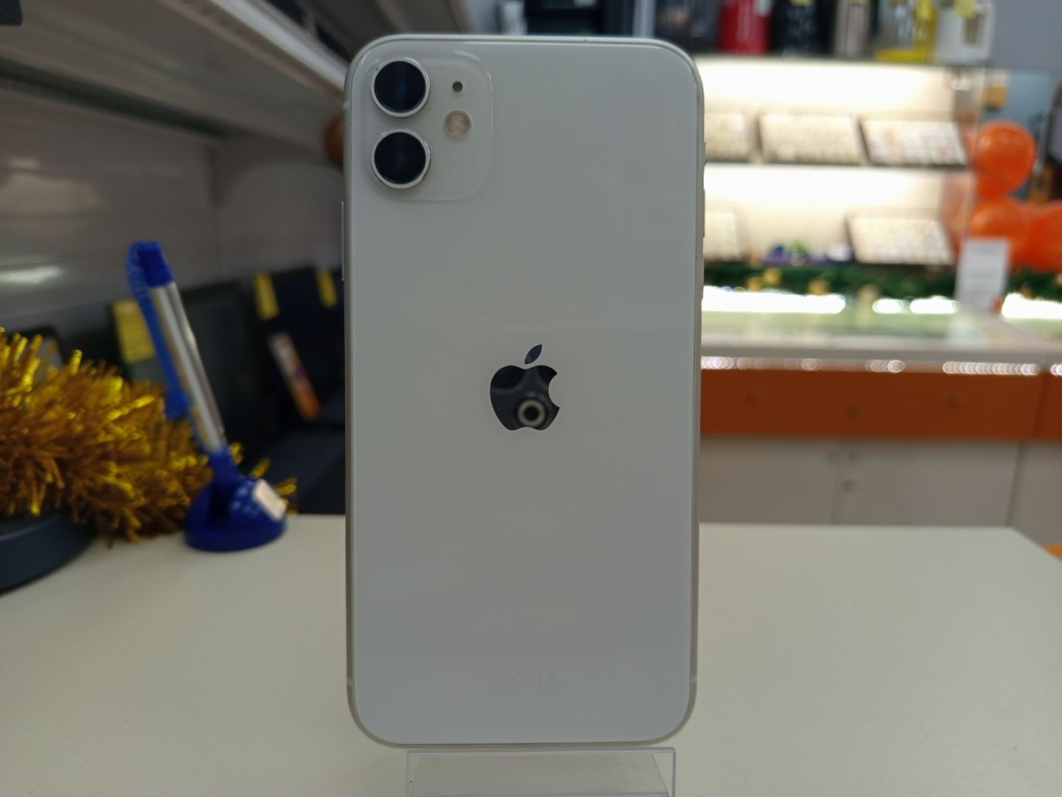 Смартфон Apple iPhone 11 64Gb