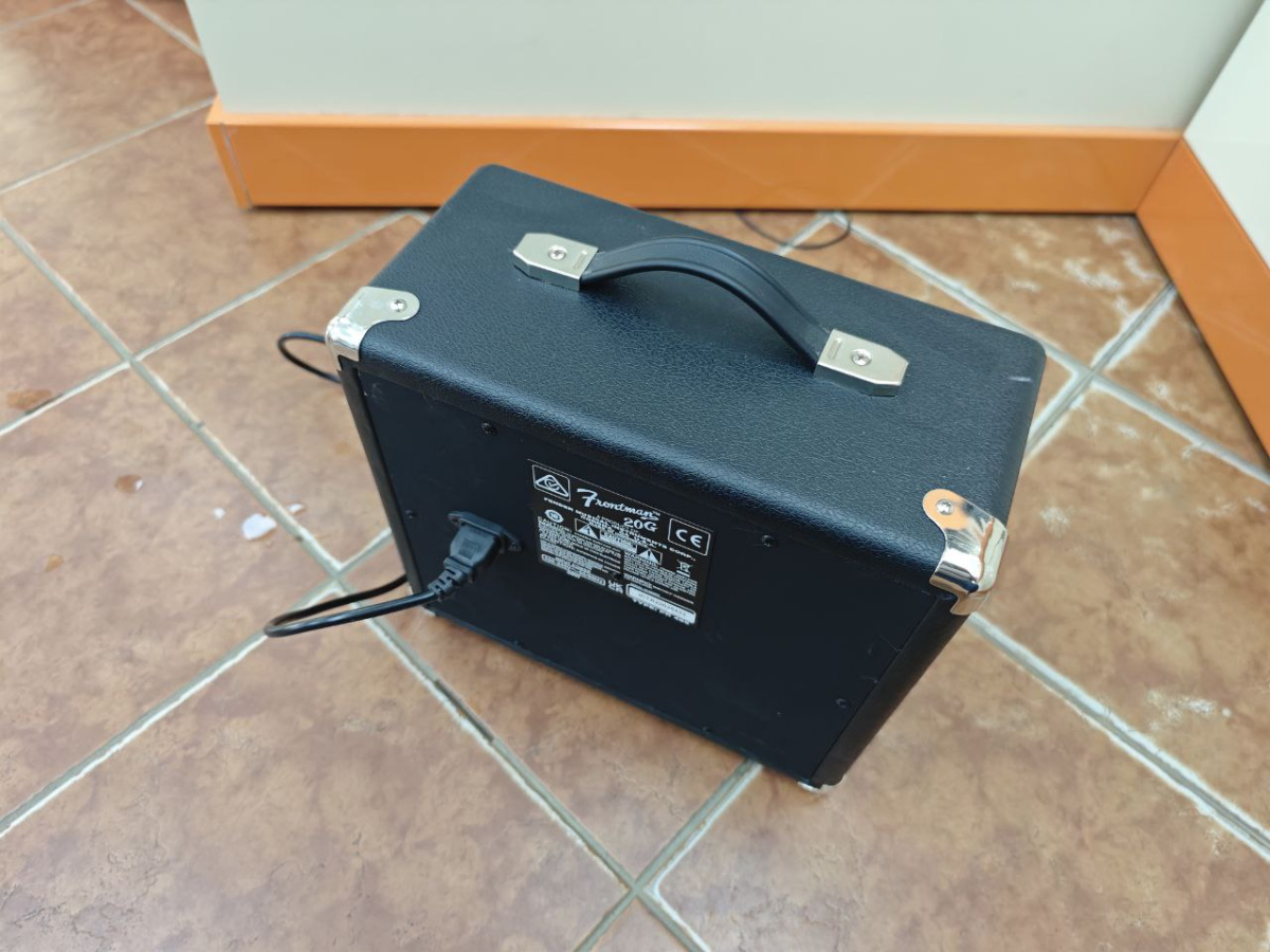 Комбоусилитель для гитар Fender FRONTMAN 20G