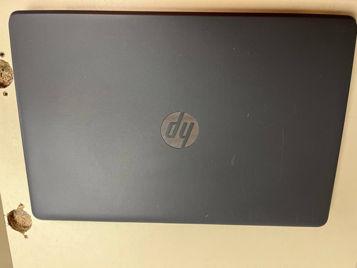 Ноутбук HP; A9-9420, Radeon R5 M330, 8 Гб, 500 Гб, Нет