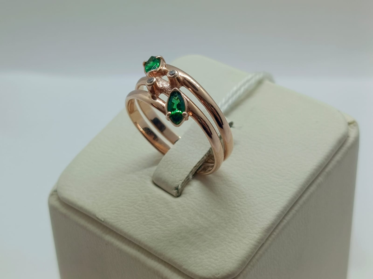 КОЛЬЦО С КАМНЯМИ (Au 585)