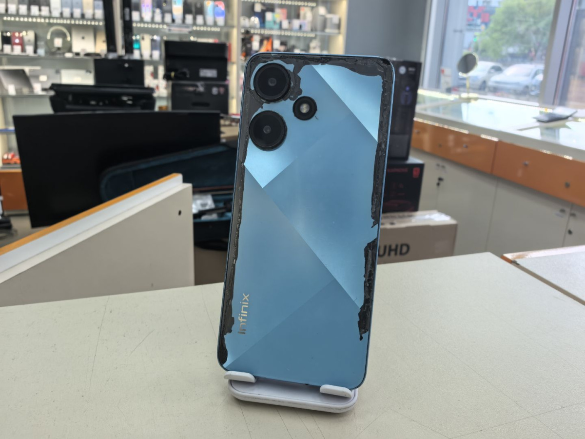 Смартфон Infinix HOT 30i 8/128