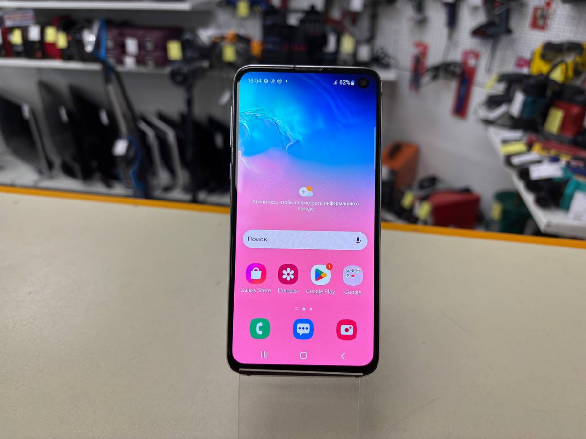 Смартфон Samsung Galaxy S10e 6/128