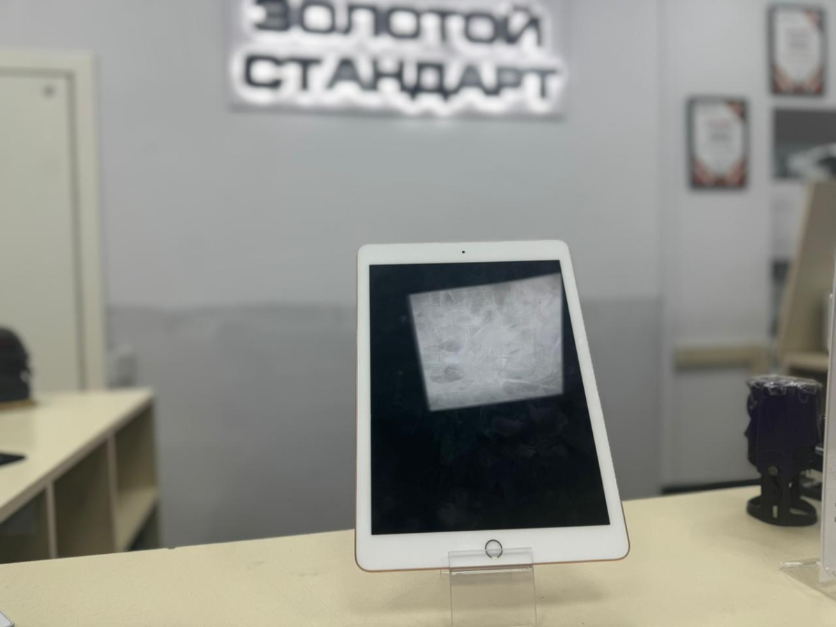 Планшет Apple IPad 6 32 ГБ A1893 (Wi-Fi)