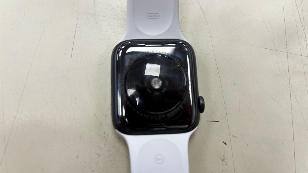 Смарт-часы Apple Watch SE 44mm