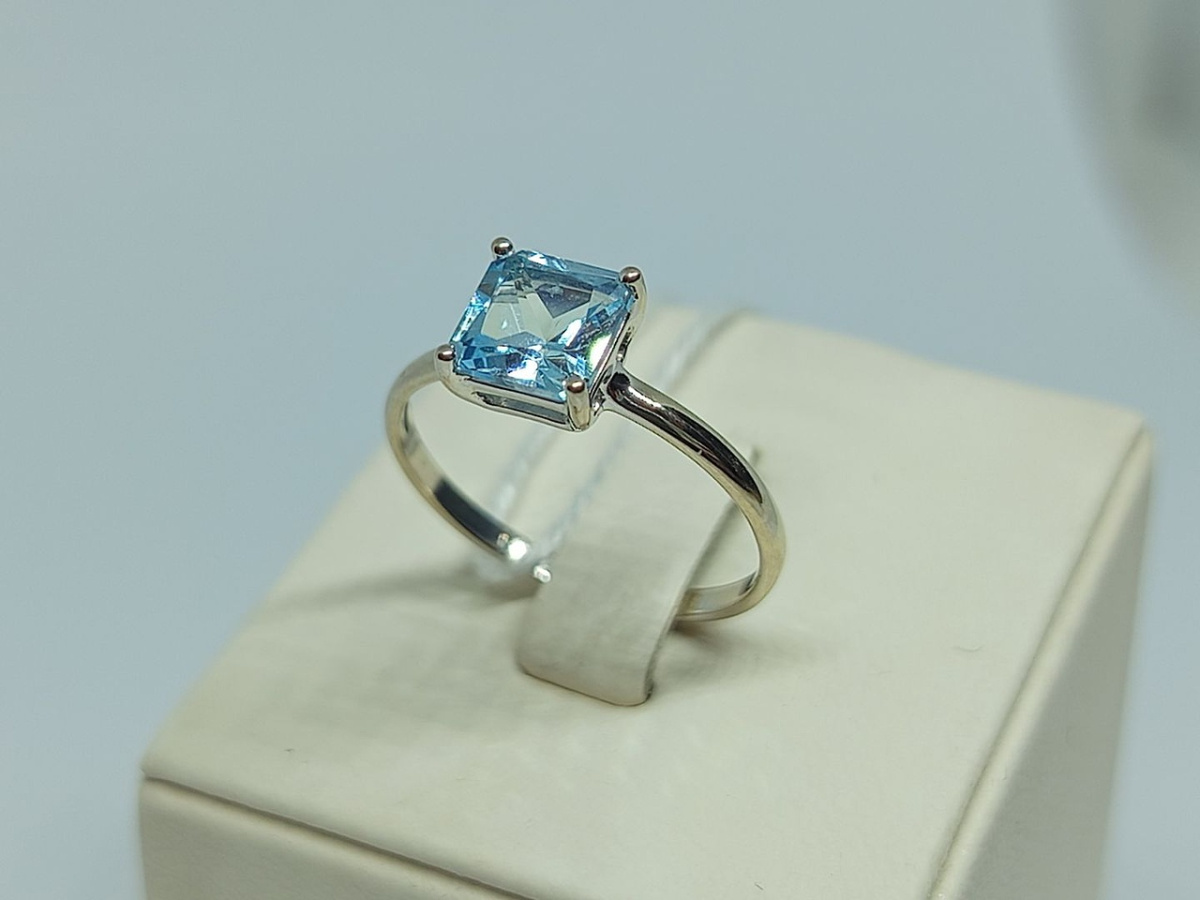 КОЛКМ585 КОЛЬЦО С КАМНЕМ (Au 585)