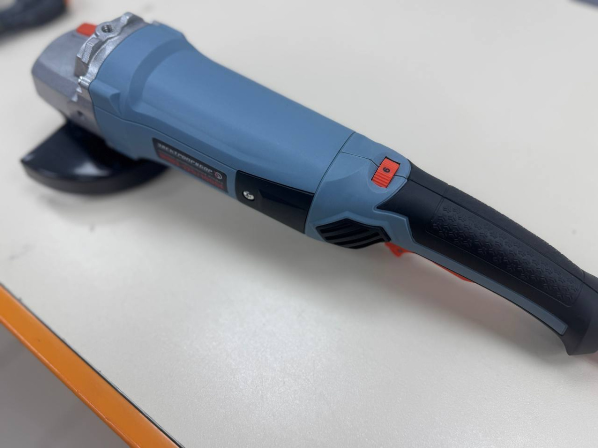 Угловая шлифмашина Электроприбор УШМ-125/1000Е