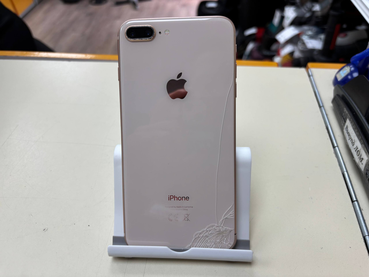 Смартфон Apple iPhone 8 Plus 64Gb