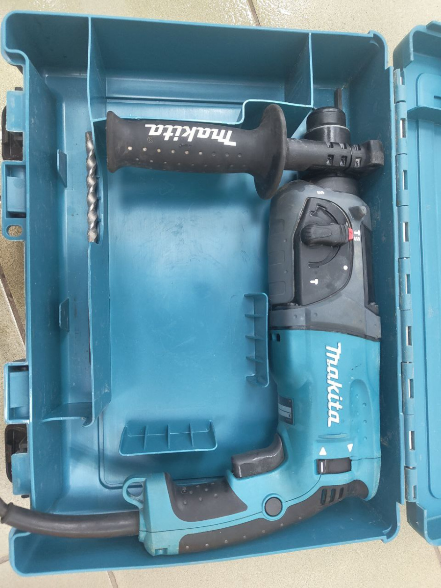 Перфоратор Makita HR2470