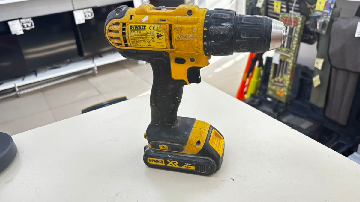 Шуруповерт Dewalt DCD771-KS