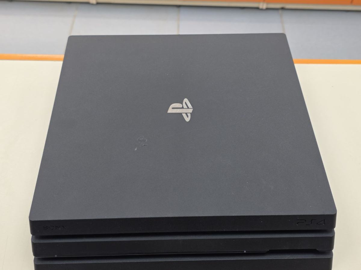 Игровая приставка PlayStation 4 Pro 1Tb