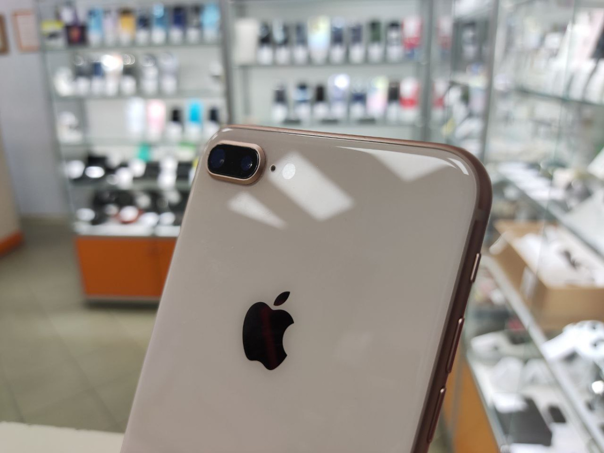 Смартфон Apple iPhone 8 Plus 64Gb