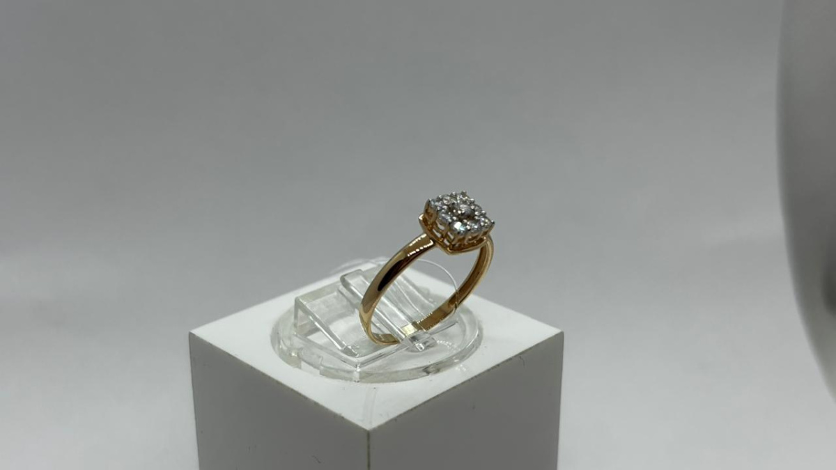 КОЛЬЦО С КАМНЯМИ (Au 585)