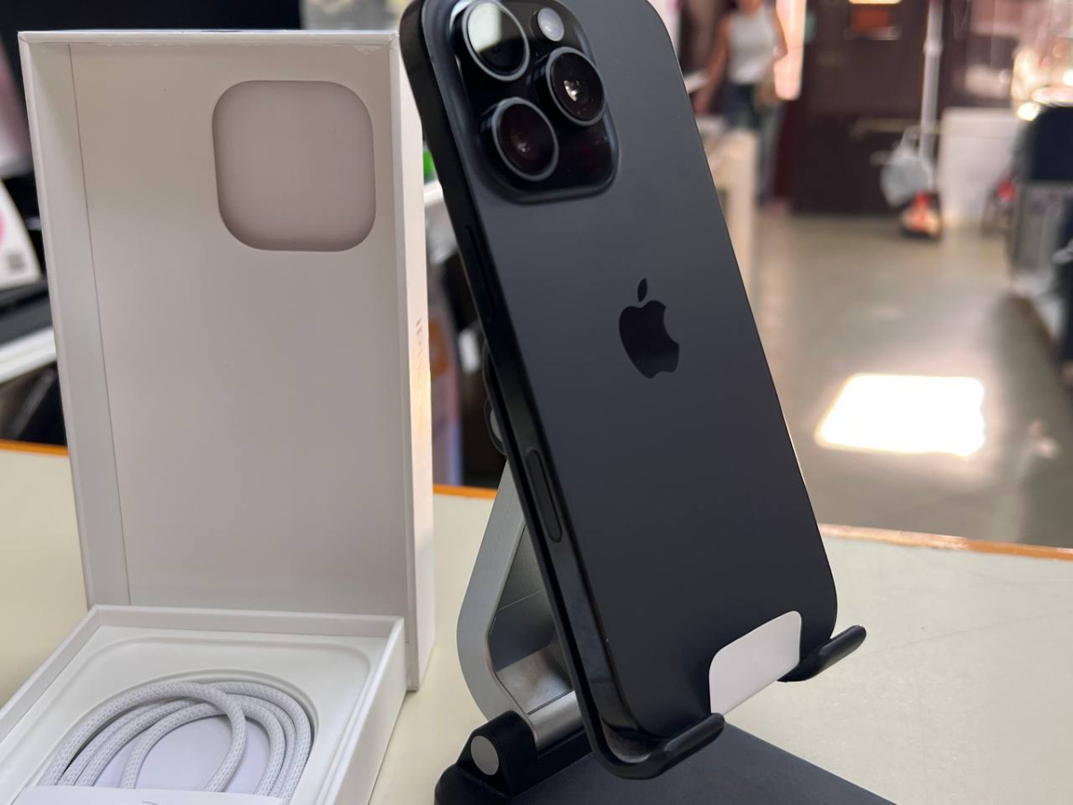 Смартфон Apple Iphone 16 Pro 128Gb