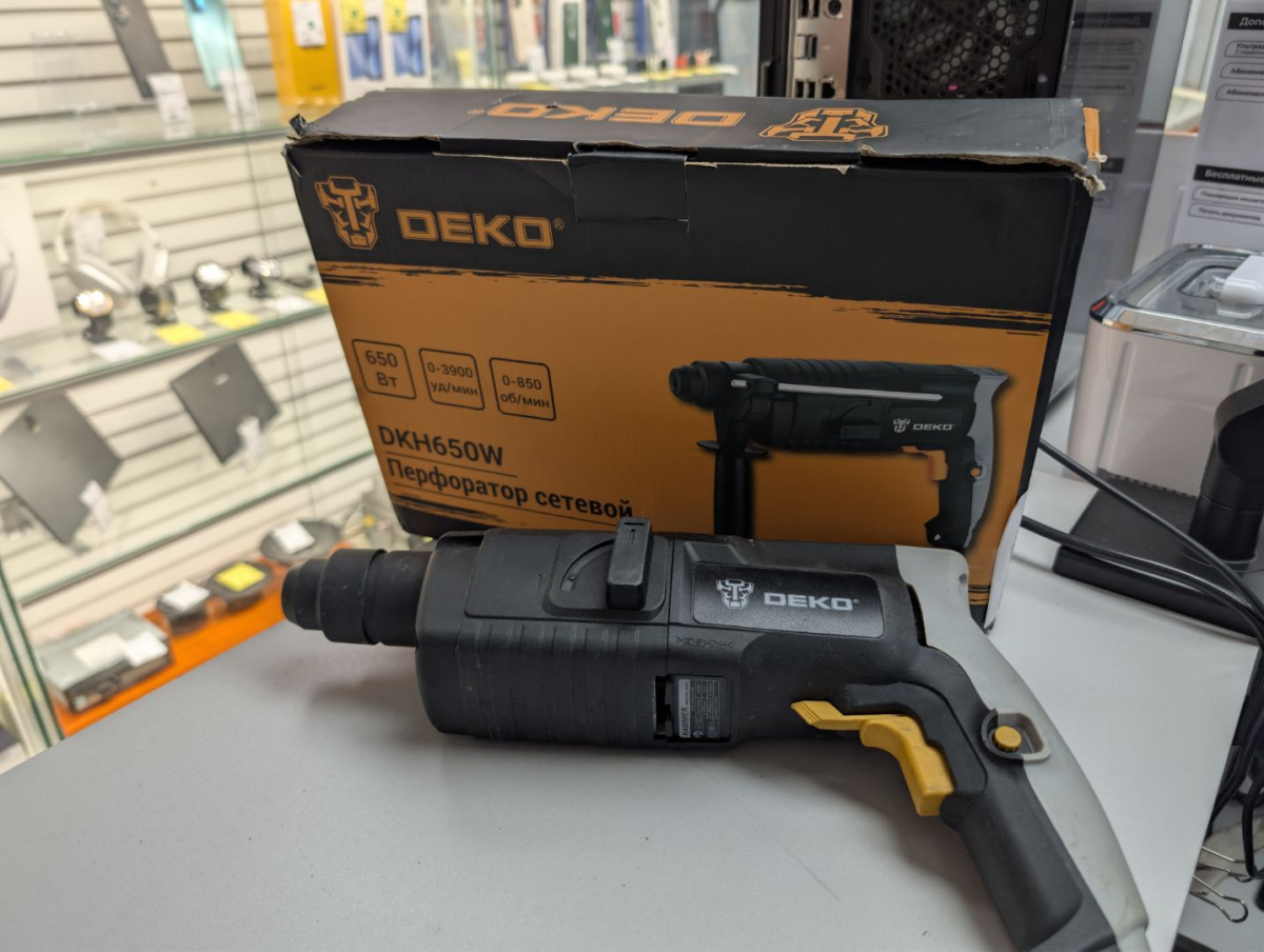 Перфоратор Deko DKH650W