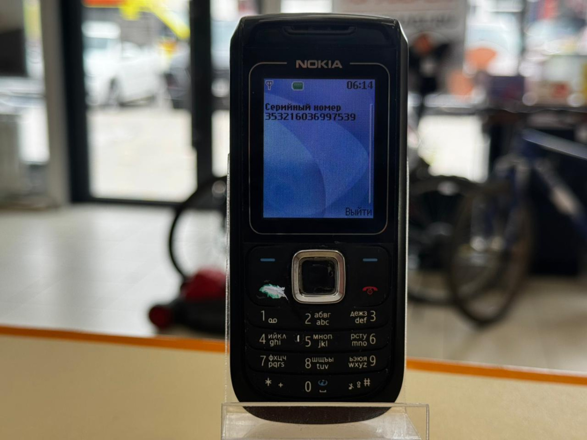 Мобильный телефон Nokia 1680c
