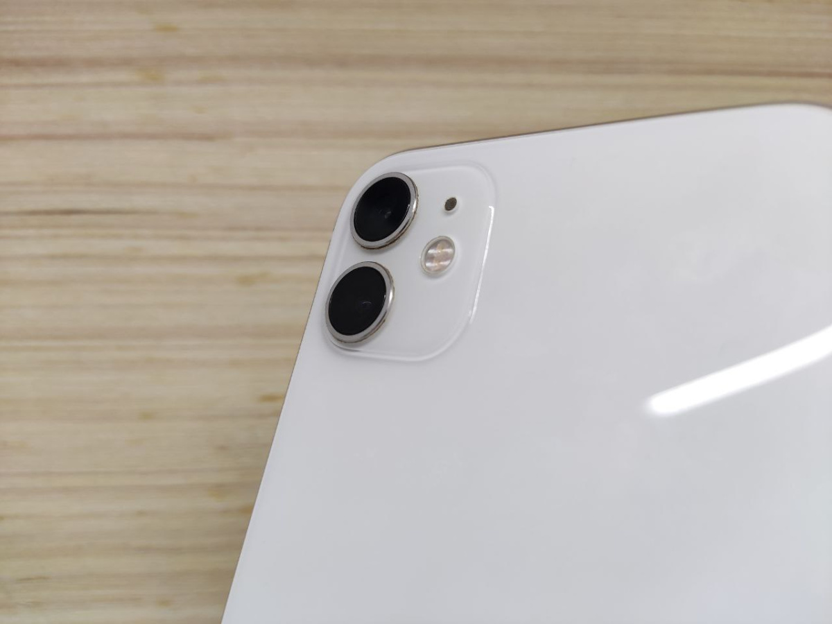 Смартфон Apple iPhone 11 64Gb