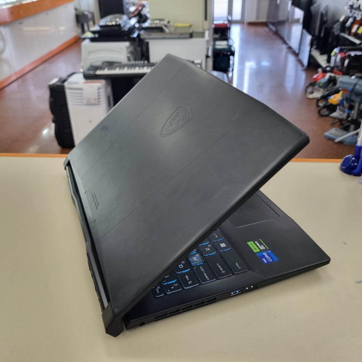Ноутбук MSI B13V; Core I7-13620H, Geforce RTX 4060, 16 Гб, 1 Tb, Нет