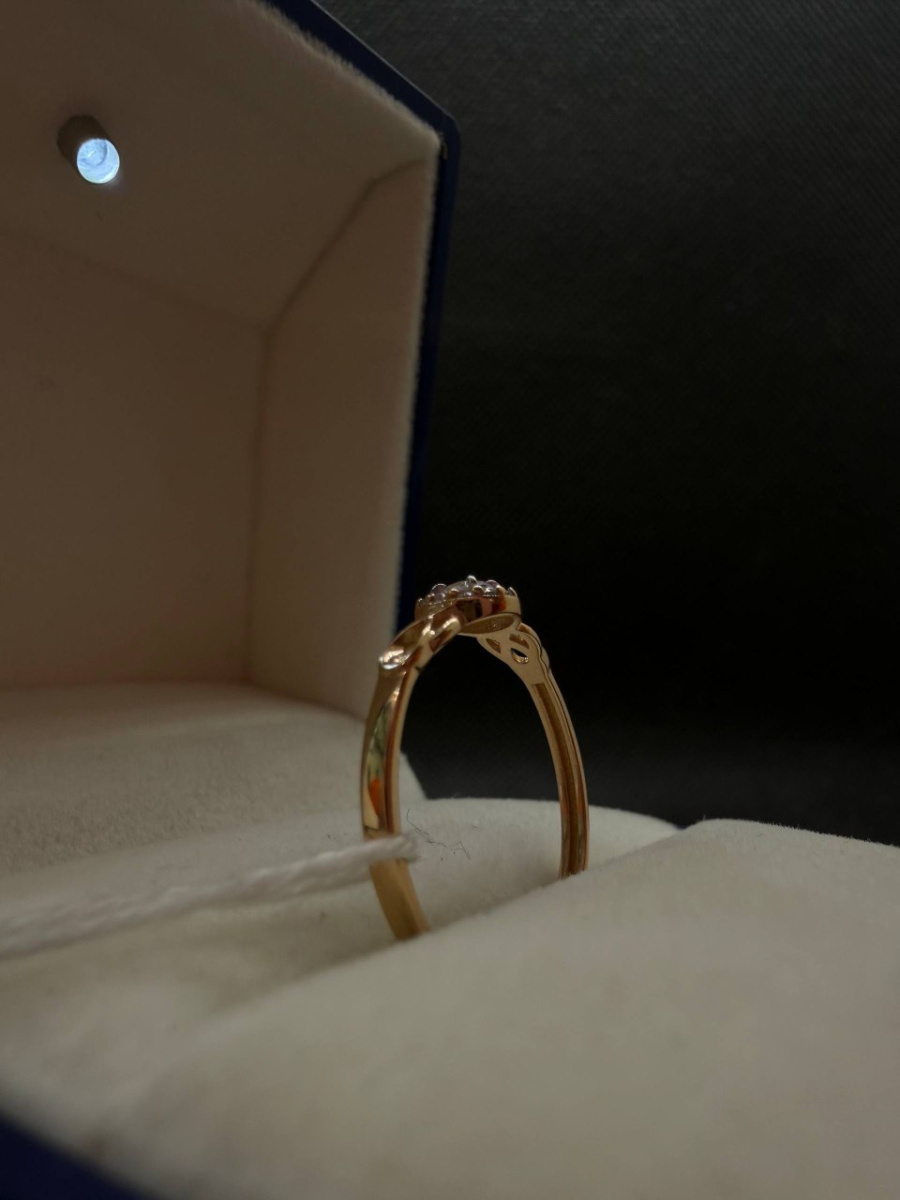 КОЛЬЦО С КАМНЯМИ (Au 585)