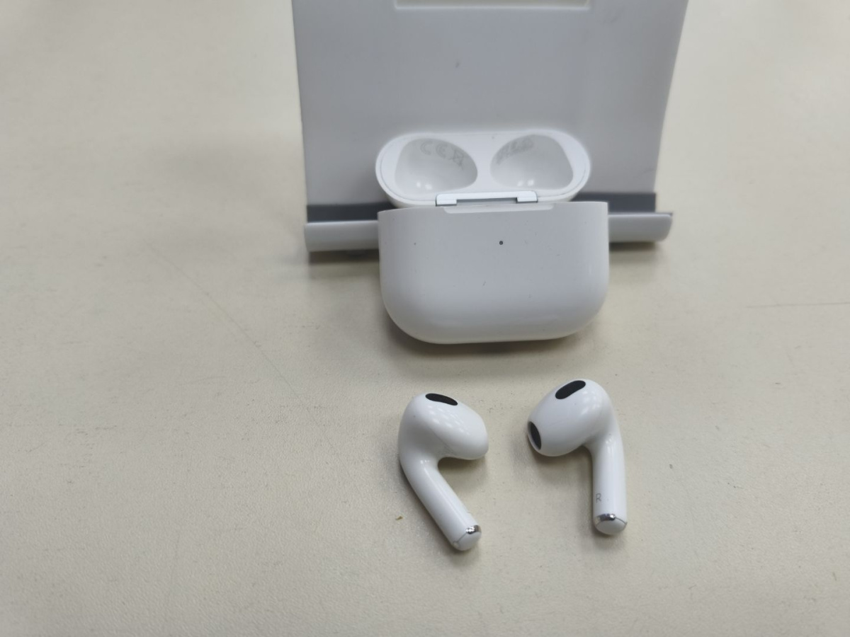 Наушники беспроводные Apple AirPods 3 Lightning