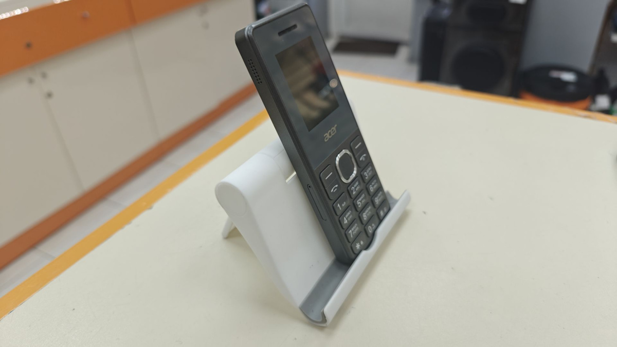 Смартфон Acer V370