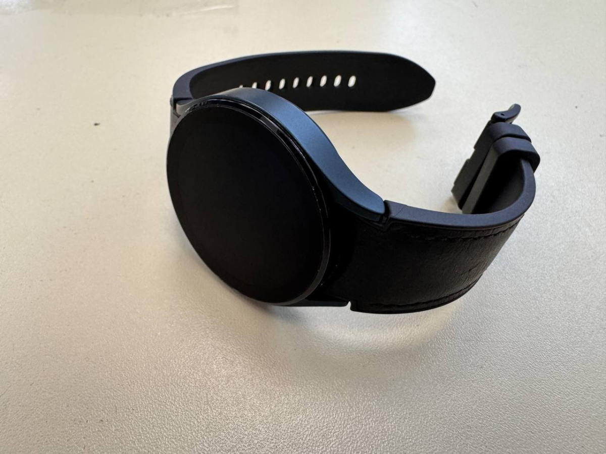 Смарт-часы Samsung Galaxy Watch 4