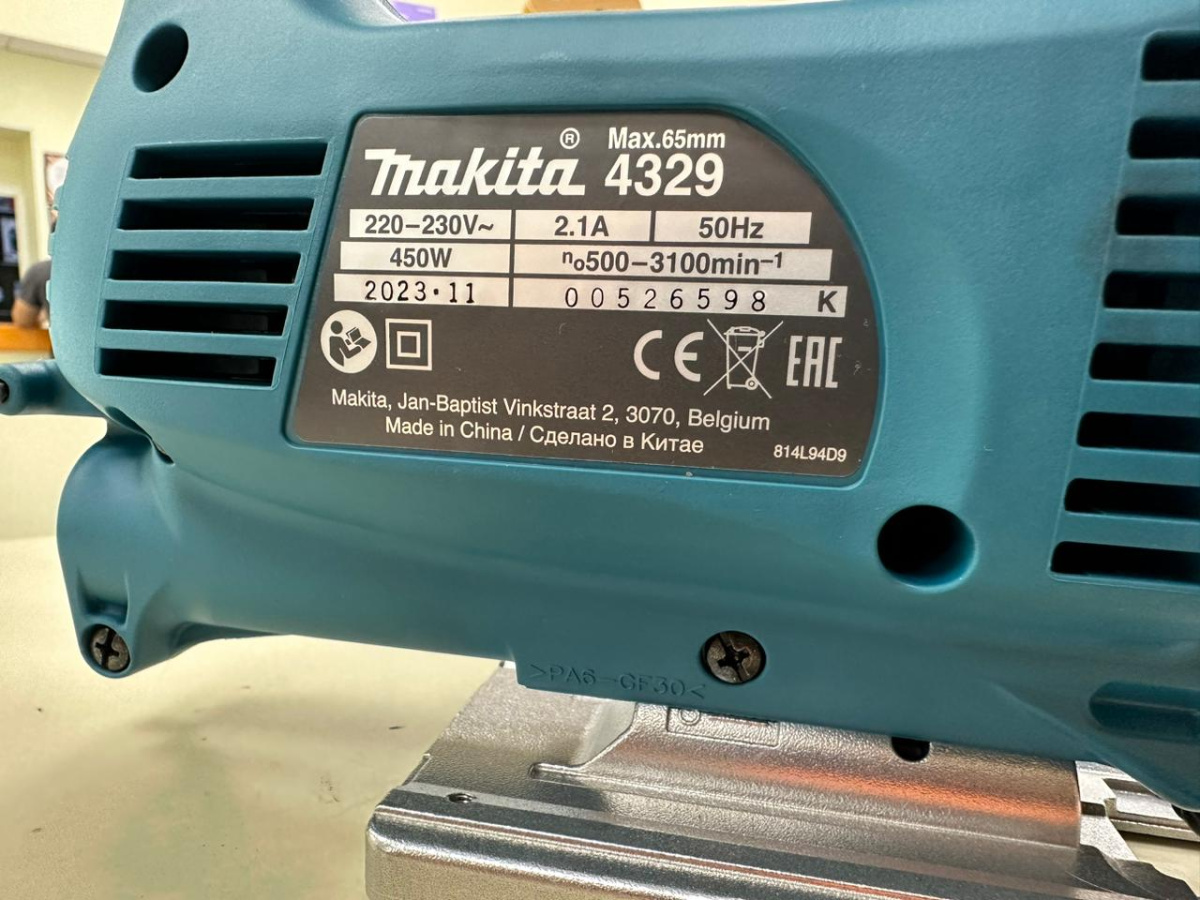 Лобзик Makita 4329X1