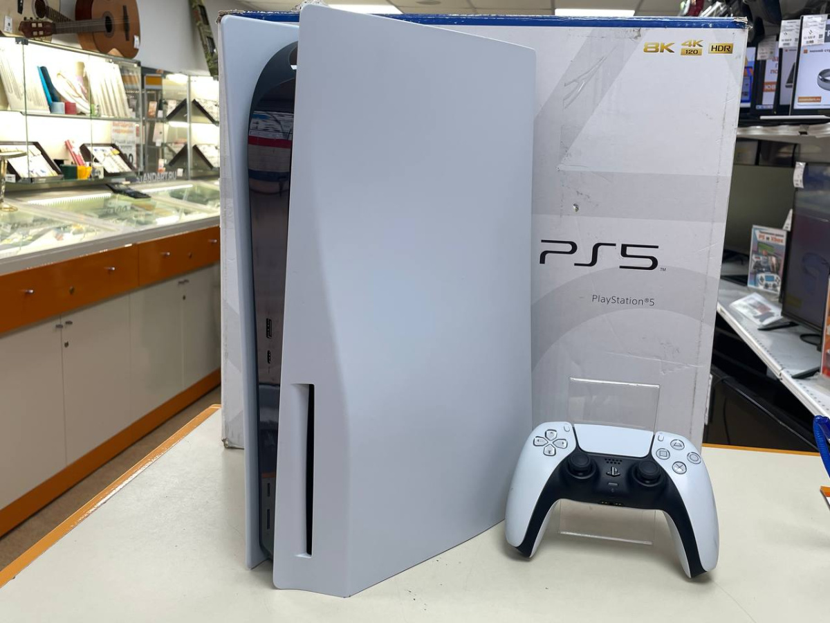 Игровая приставка PlayStation 5 825Gb (С дисководом)