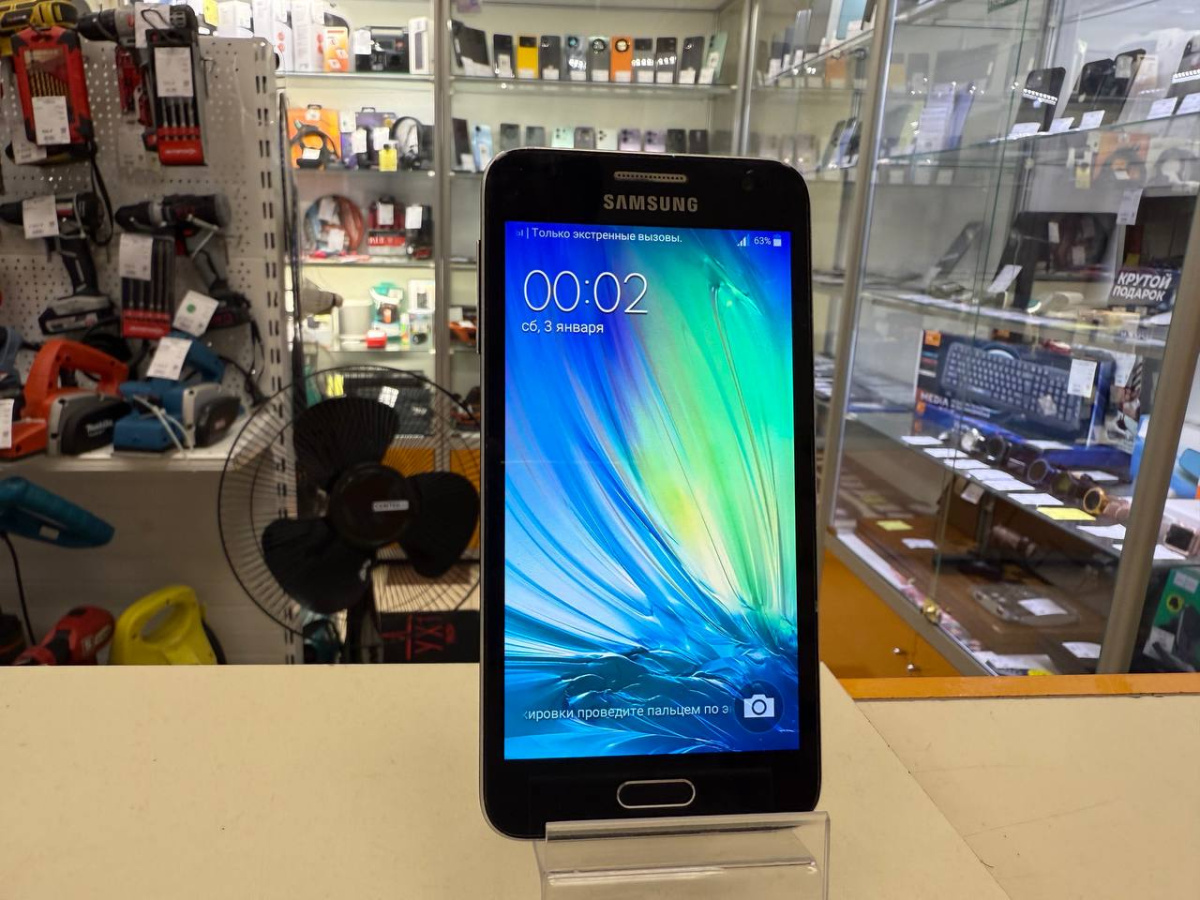 Смартфон Samsung Galaxy A3 1/16