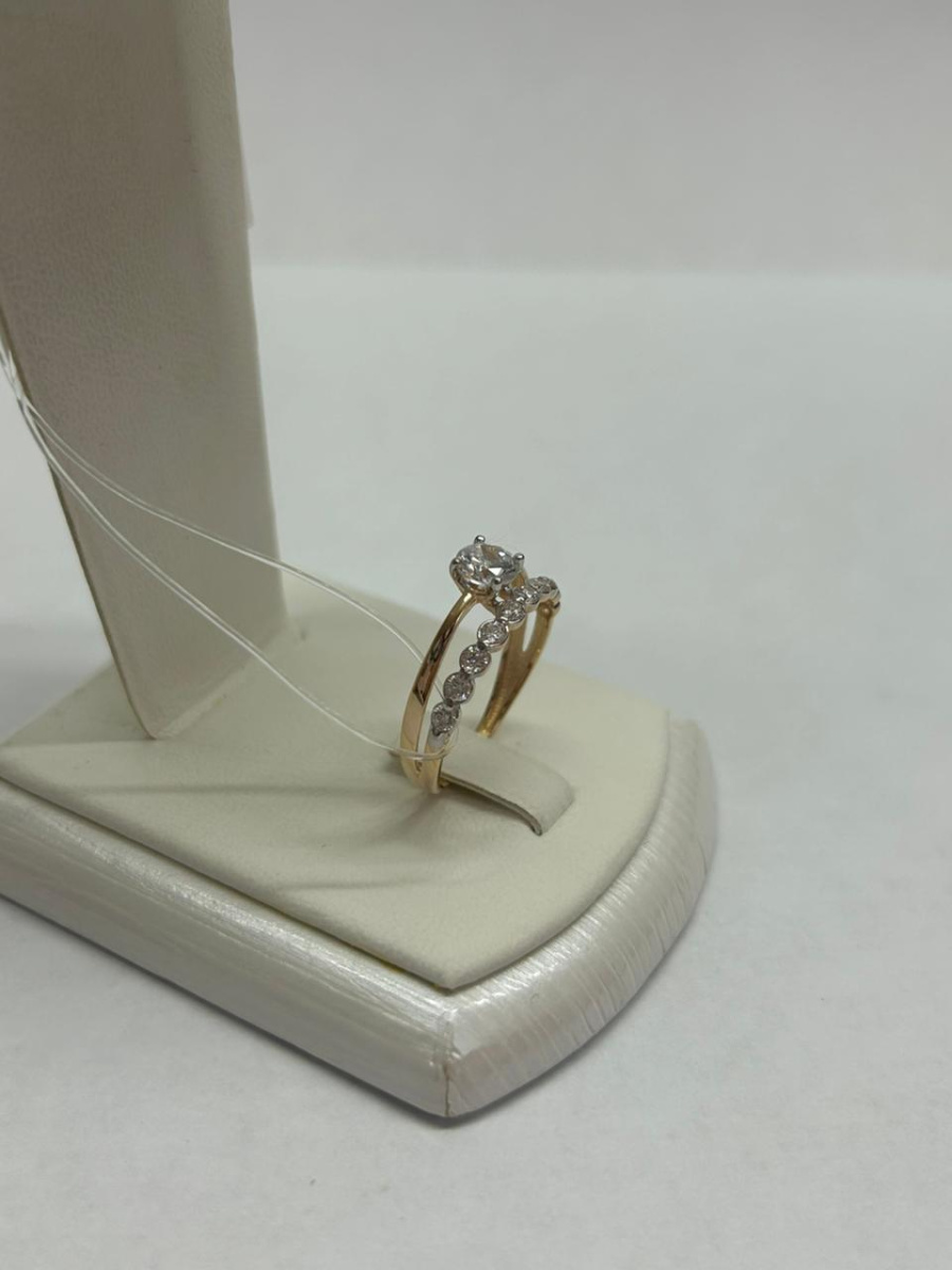 КОЛЬЦО С КАМНЯМИ (Au 585)