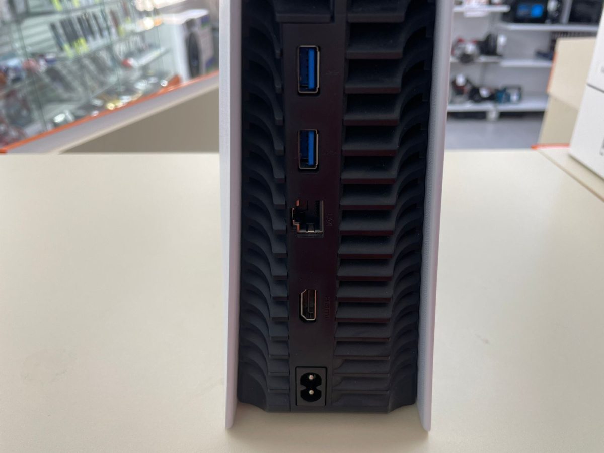 Игровая приставка PlayStation 5 825Gb (С дисководом)