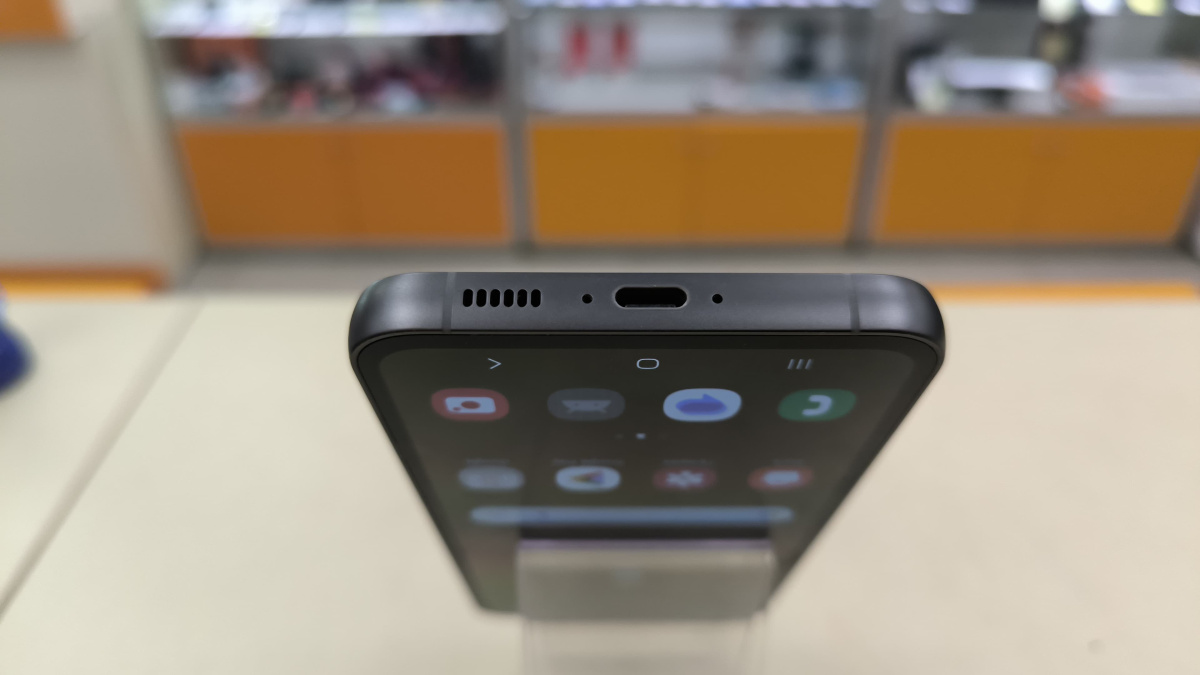 Смартфон Samsung Galaxy S23 FE 8/128