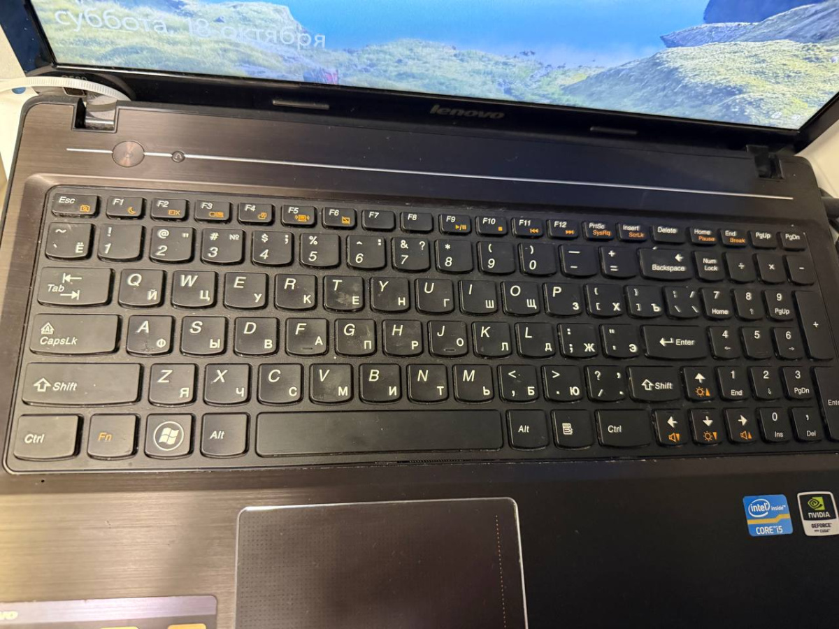 Ноутбук Lenovo; Core i5-3230M, GeForce 610M, 8 Гб, 128 Гб, 1 Tb