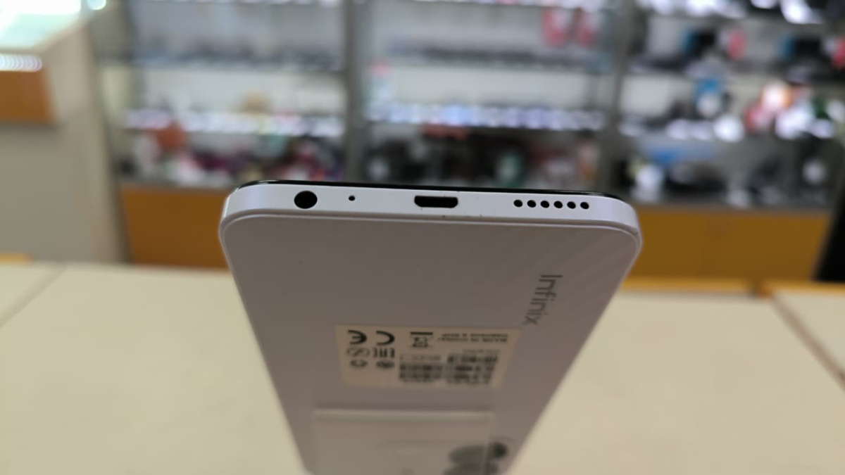 Смартфон Infinix Smart 7 3/64