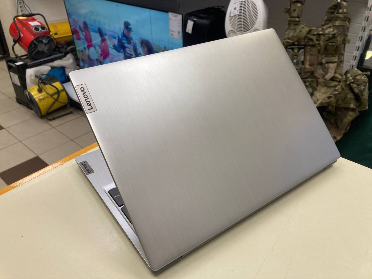 Ноутбук Lenovo idealpad 3; Ryzen 3 4300U, AMD Radeon (TM) Graphics, 4 Гб, 256 Гб, Нет