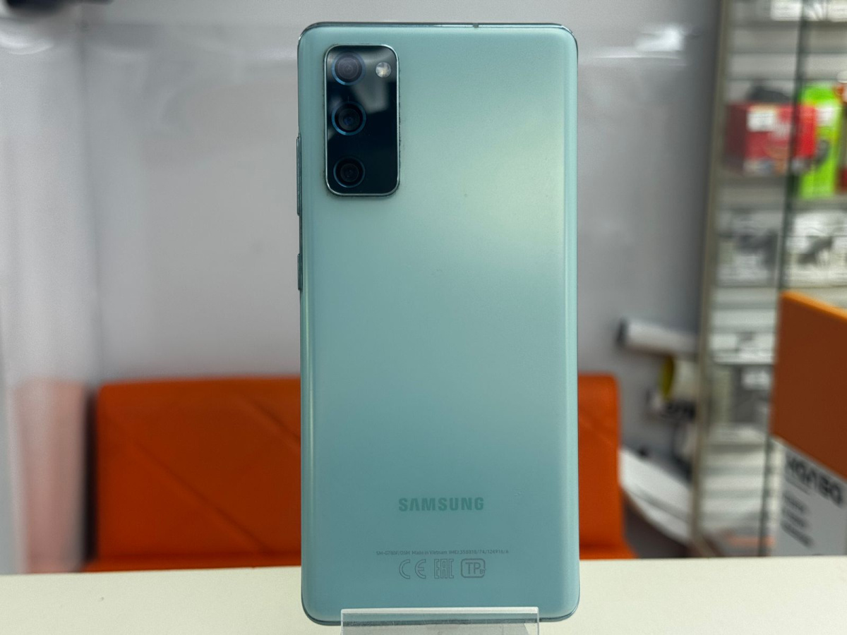 Смартфон Samsung Galaxy S20 FE 6/128
