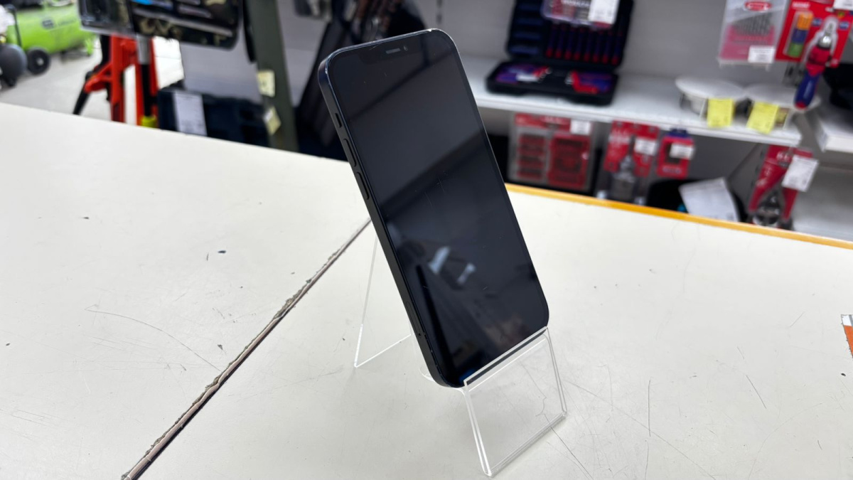 Смартфон Apple iPhone 12 64Gb