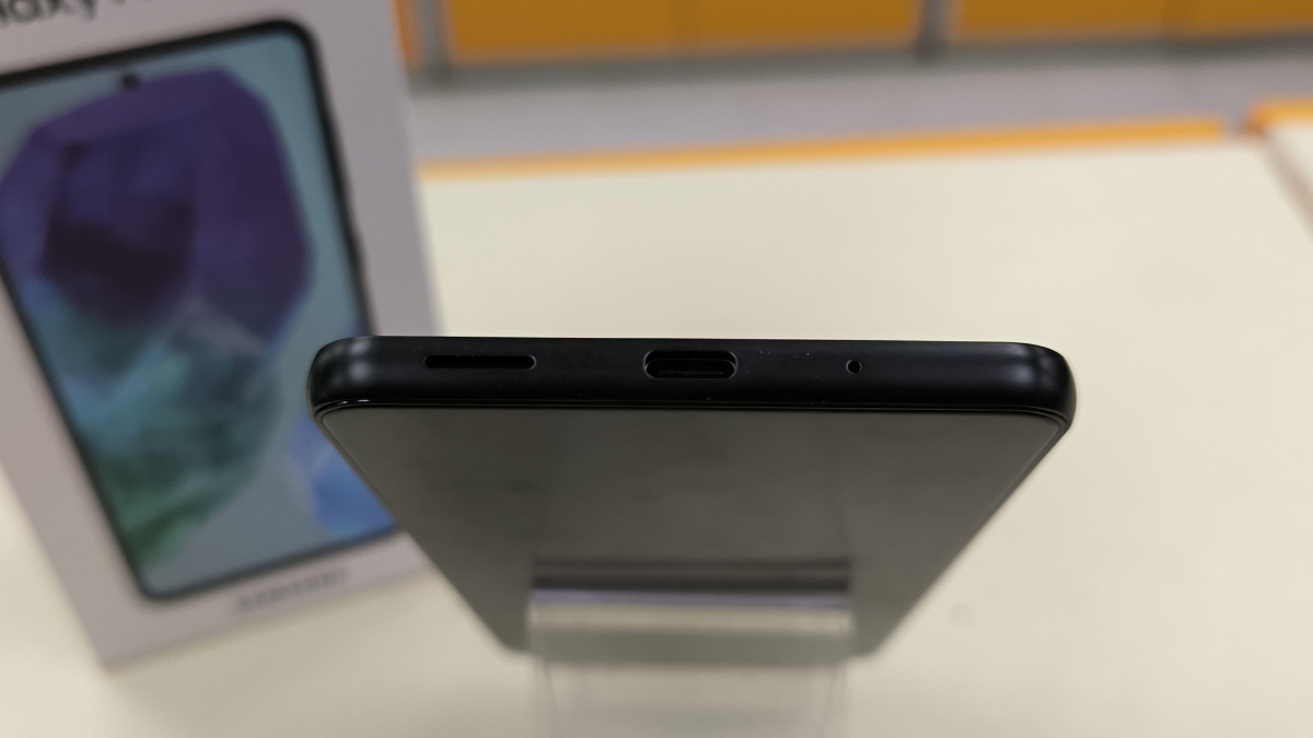 Смартфон Samsung Galaxy M55 8/128